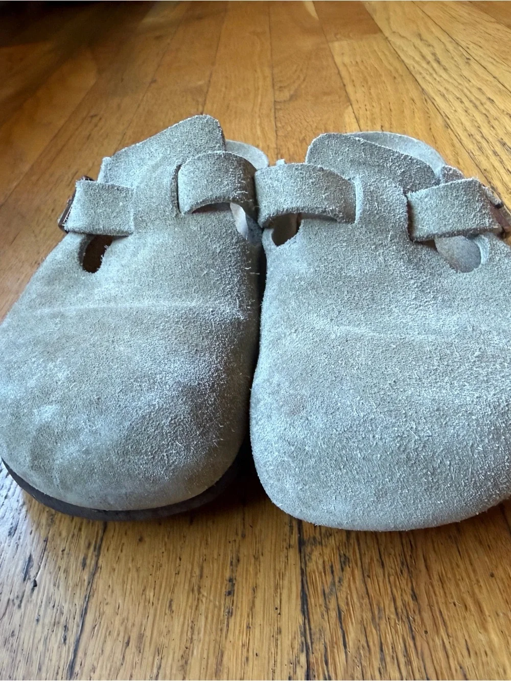 Birkenstock Kids Suede Slip-On Clog in Olive